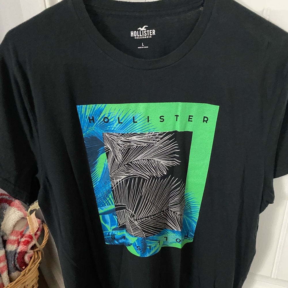 Hollister black graphic tee